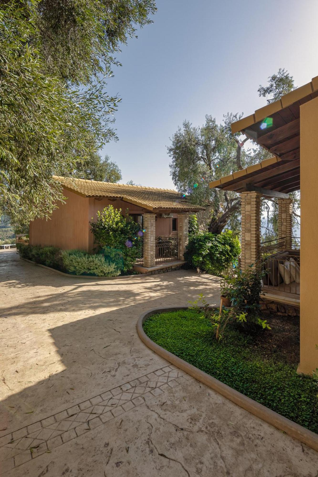 Apolis Villas & Suites Resort Parga Exterior photo