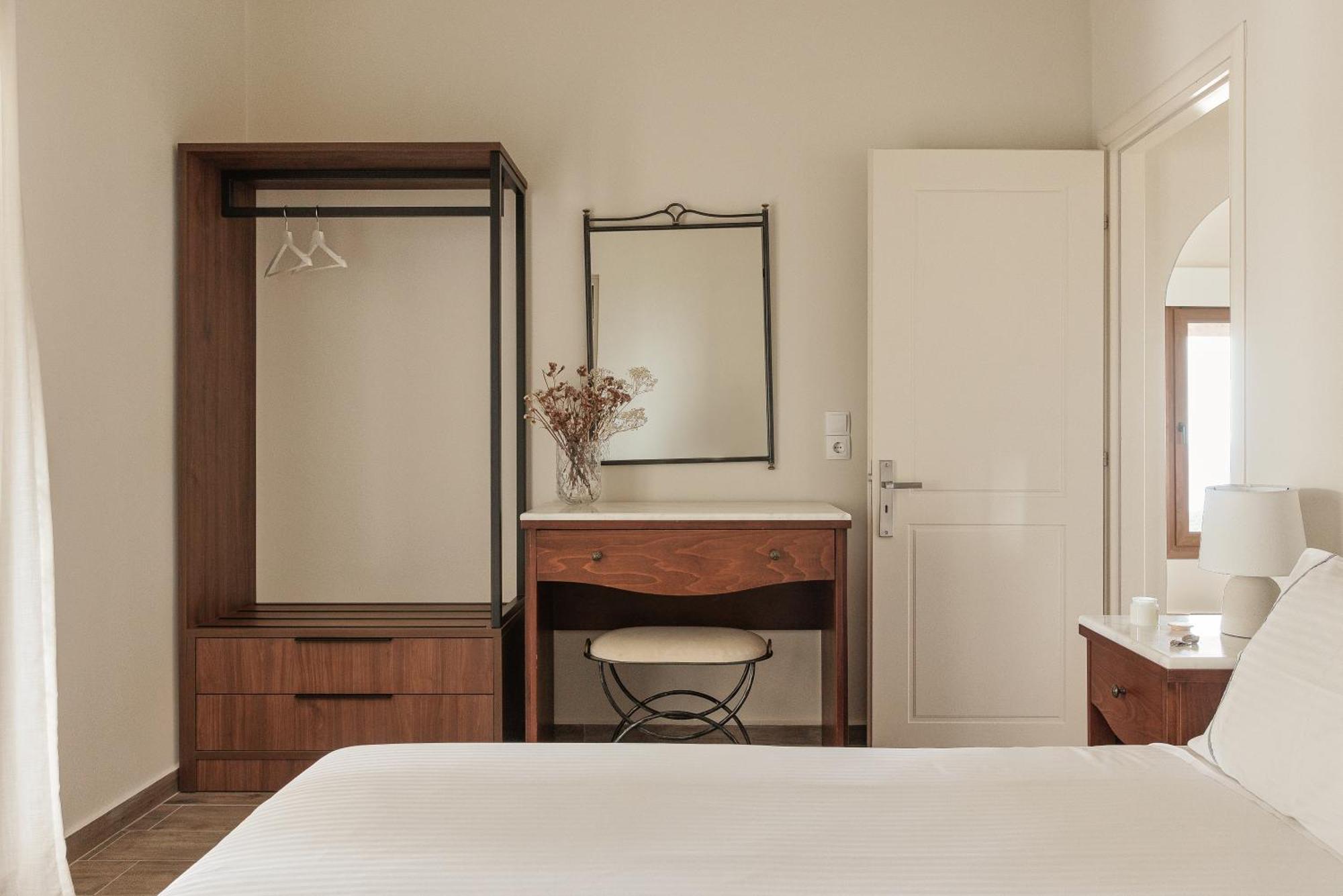 Apolis Villas & Suites Resort Parga Exterior photo