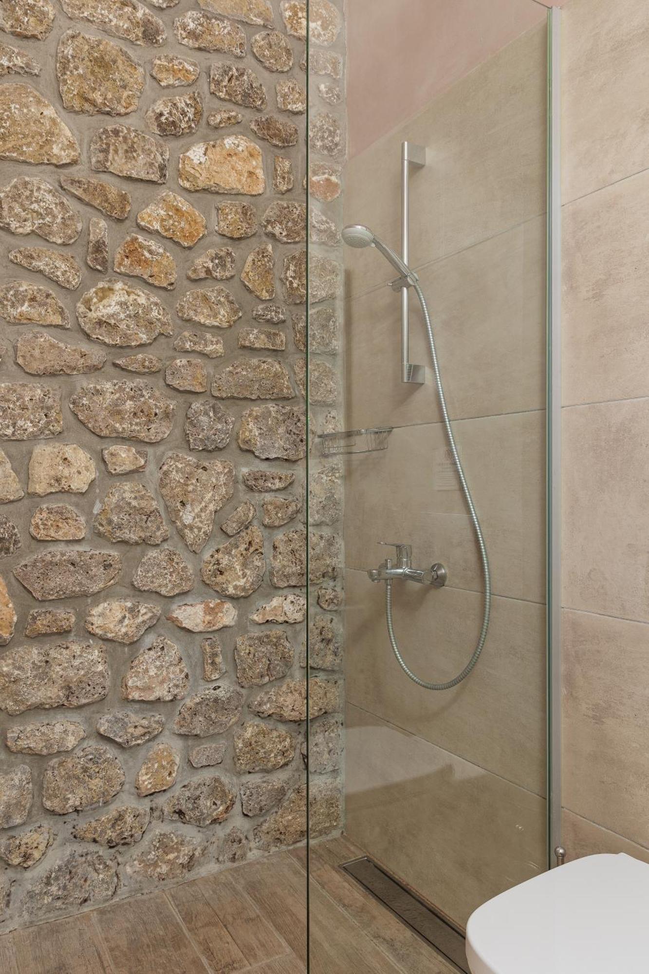 Apolis Villas & Suites Resort Parga Exterior photo